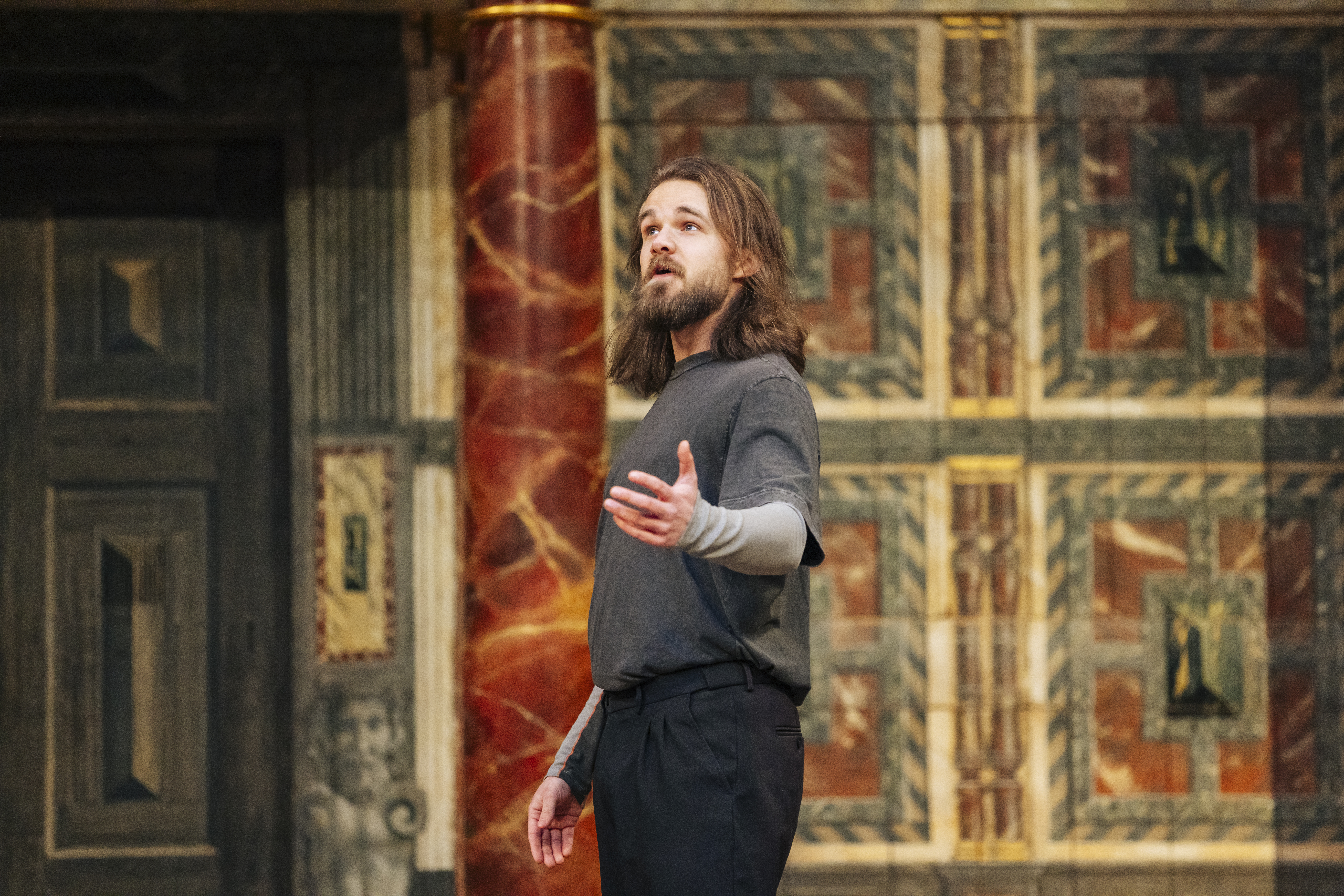 Ian rehearsing on the Globe