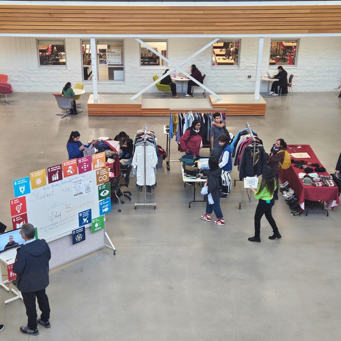 Student Free Clothing Shop_Image1