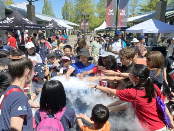 Science Rendezvous chemistry demonstration.